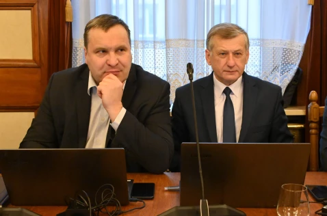LXI sesja Rady Powiatu w Krakowie - radni: Adam Ślusarczyk i Wojciech Karwat