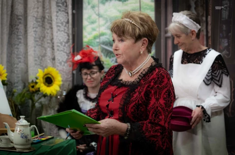 „Herbatka u Dziedziczek” – Fascynująca Podróż w Czasie w Stręgoborzycach!