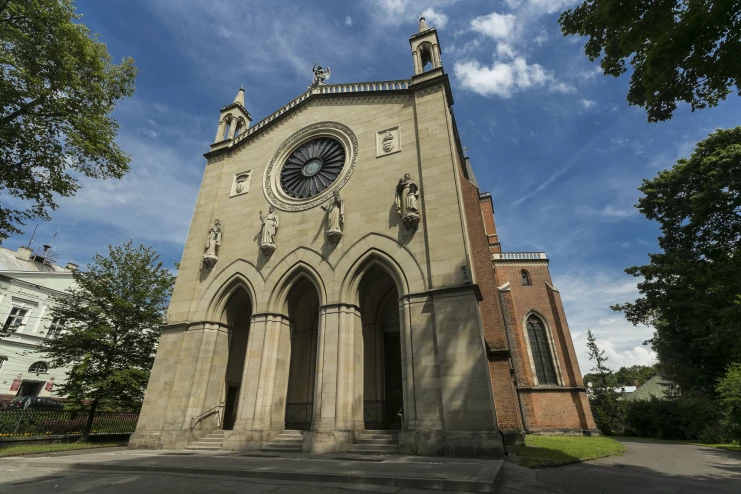 Kościół św. Marcina w Krzeszowicach (2).jpg